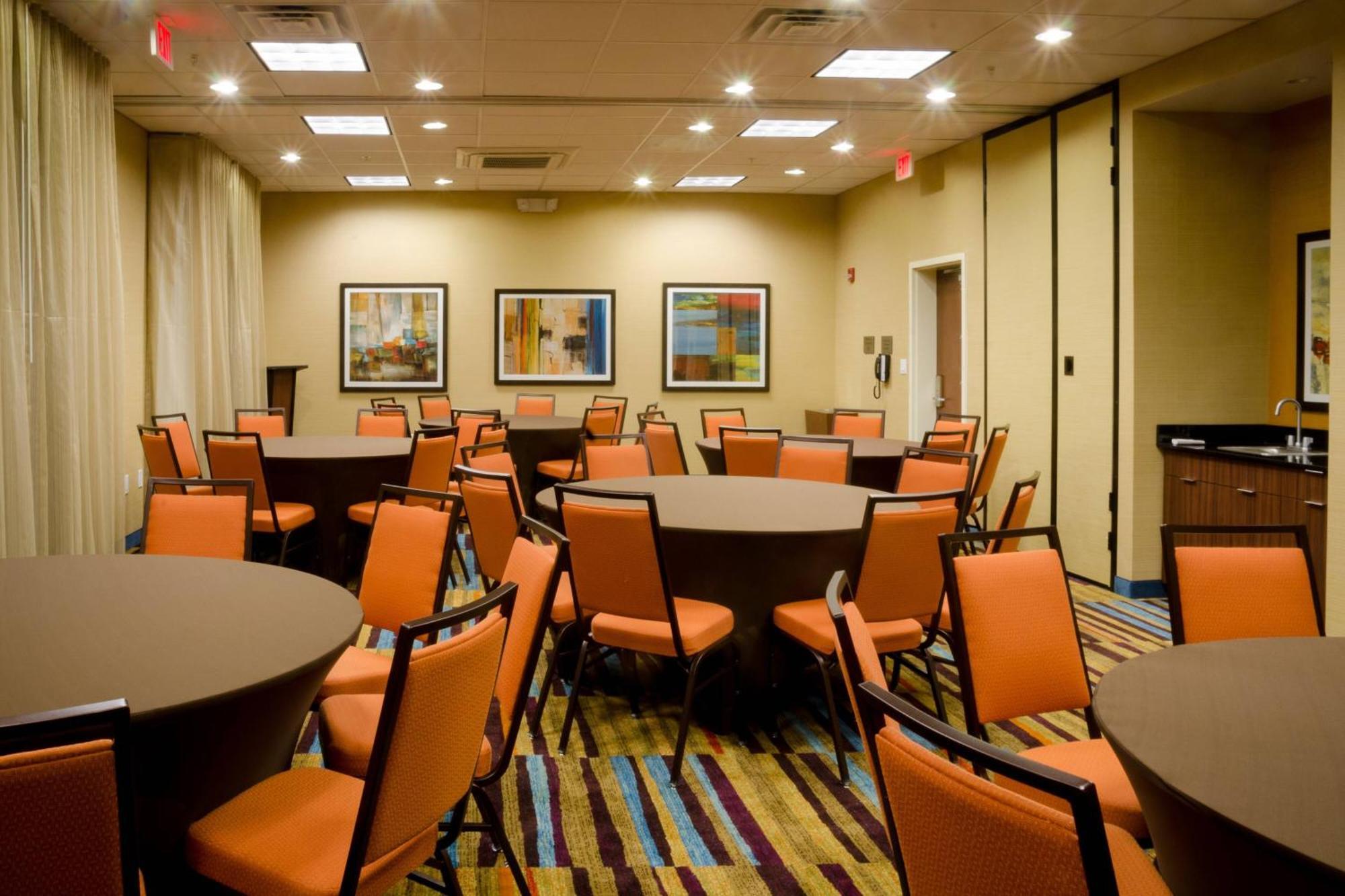 Fairfield Inn & Suites By Marriott Fayetteville North מראה חיצוני תמונה