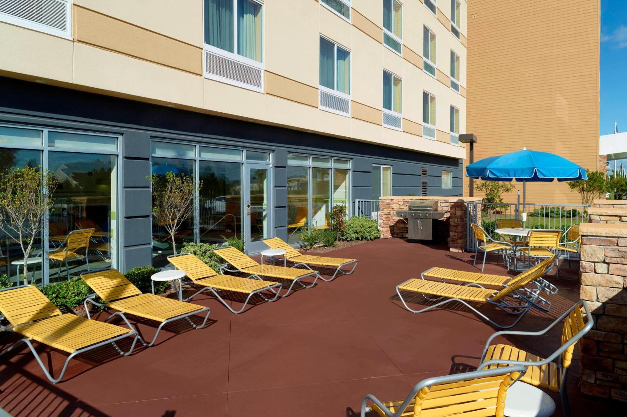 Fairfield Inn & Suites By Marriott Fayetteville North מראה חיצוני תמונה