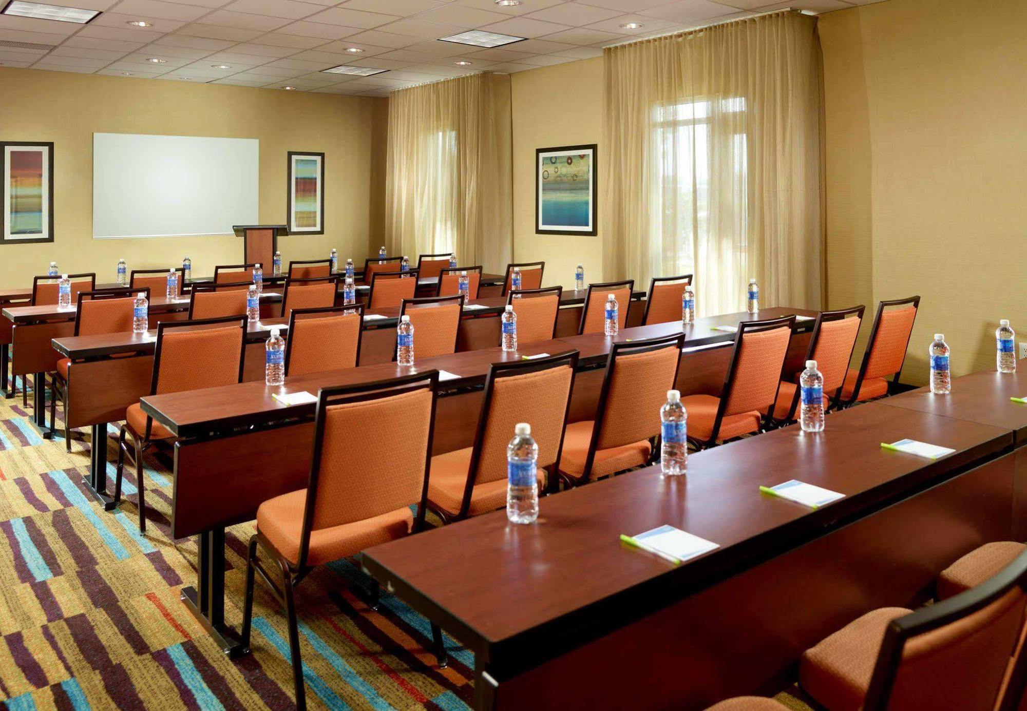 Fairfield Inn & Suites By Marriott Fayetteville North מראה חיצוני תמונה
